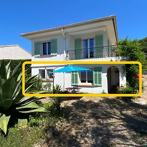 Chez Madou, T1 En Bas De Et Rez De Jardin A 900m De La Et Des Commerces , Fréjus France